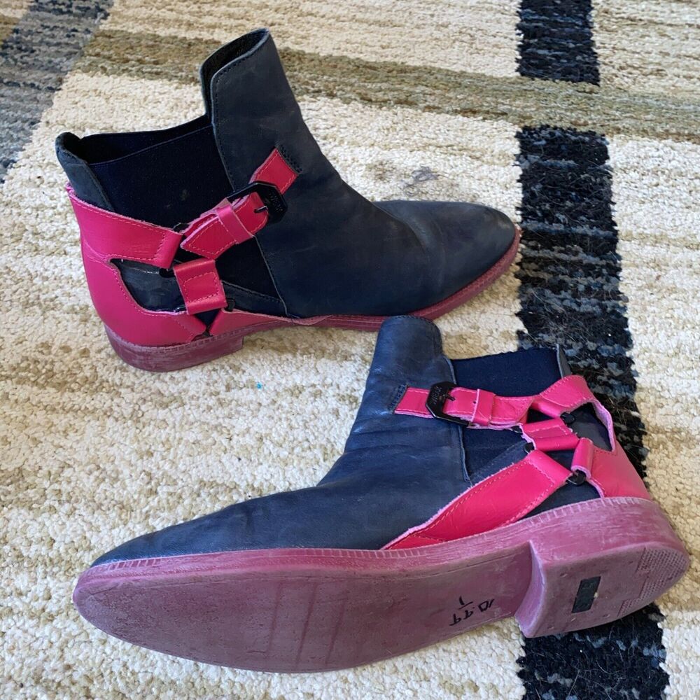 Swear Wear London Vennetta Leather Boots New In Box Size 39 Women’s Navy & Pink